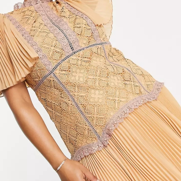 Dress - Picture 2 of 4